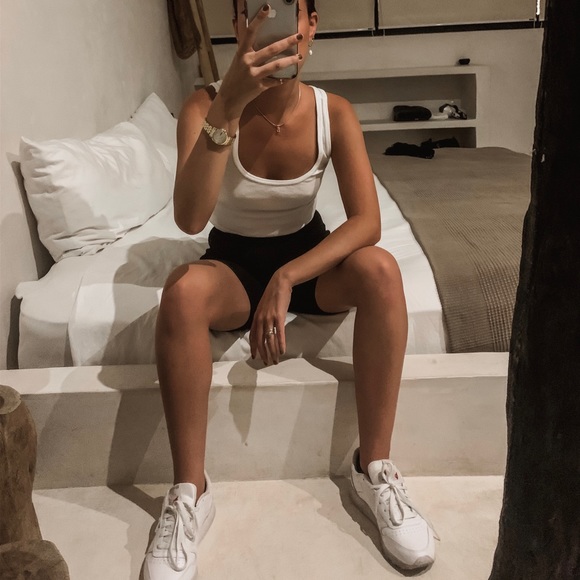 Meet your Posher, Mina - Picture 4 of 8